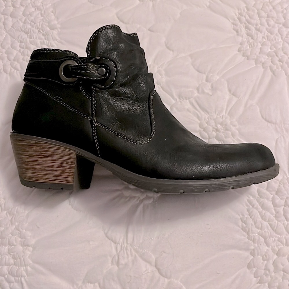 Earth black booties, size 8